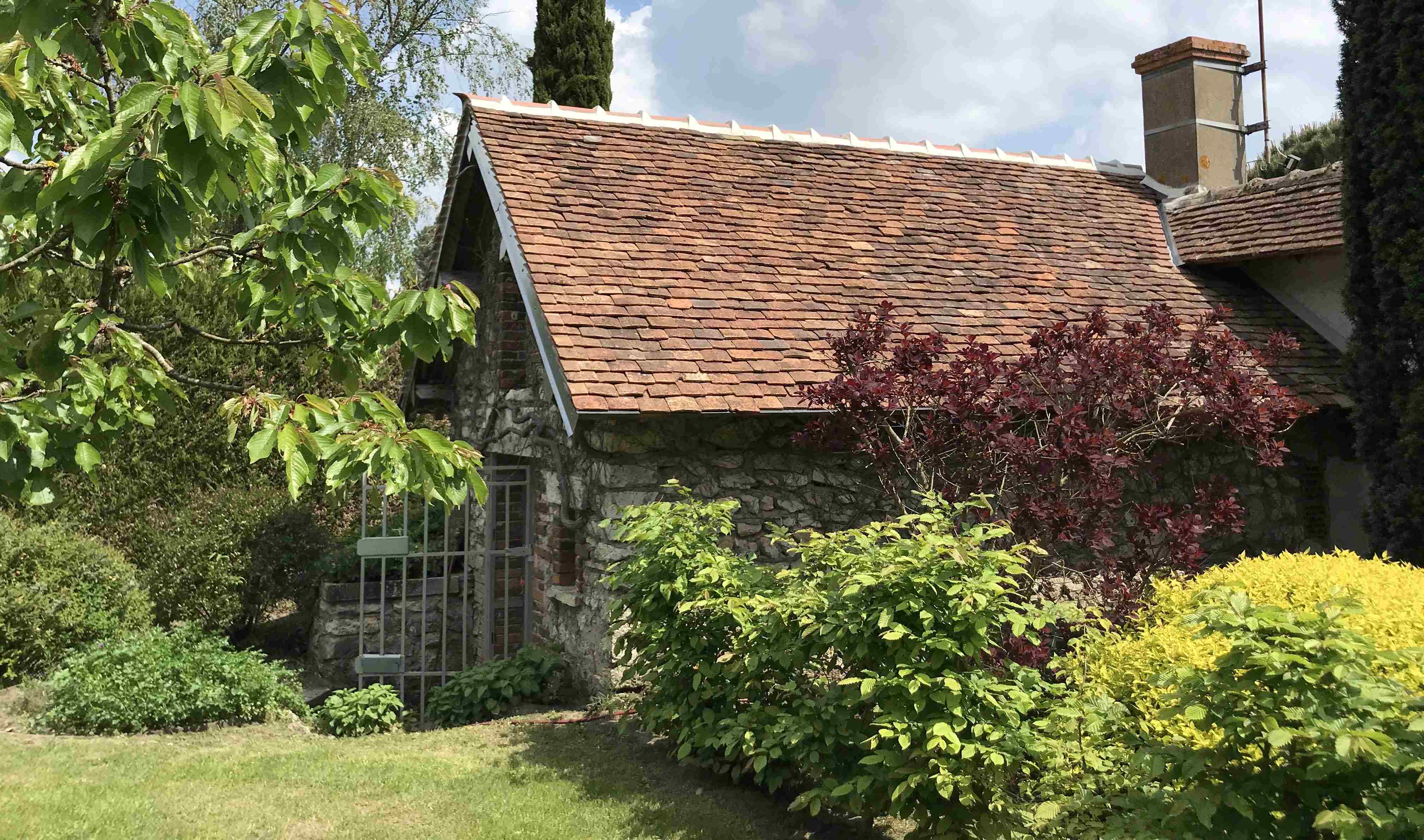 couvreur lorris, MILAN  Couverture lorris, toiture, aluminium, couverture en acier, couverture en aluminium, couverture bardage, couverture en cuivre, couverture métallique, couverture en plomb, couverture tuile, couverture en zinc, chéneau, châssis de toit, zinguerie